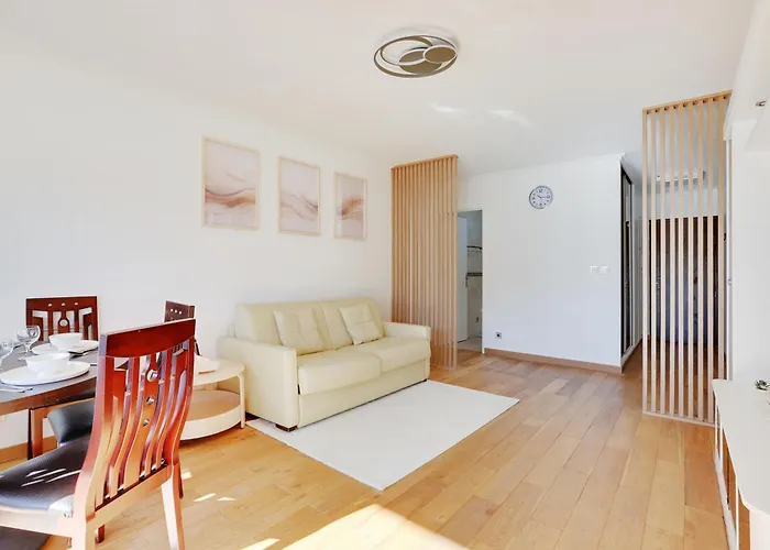 דירה A 1 Minute Du Metro Et Parking Prive