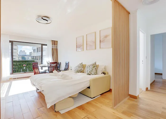 A 1 Minute Du Metro Et Parking Prive *