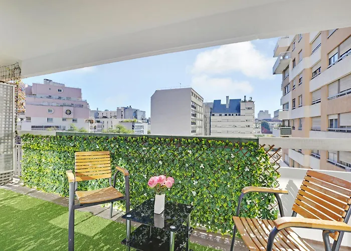 A 1 Minute Du Metro Et Parking Prive * פריז