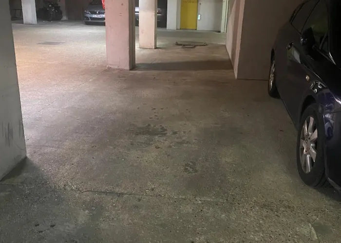 דירה A 1 Minute Du Metro Et Parking Prive