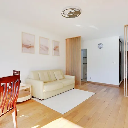 Apartamento à 1 Minute Du Métro Et Parking Privé